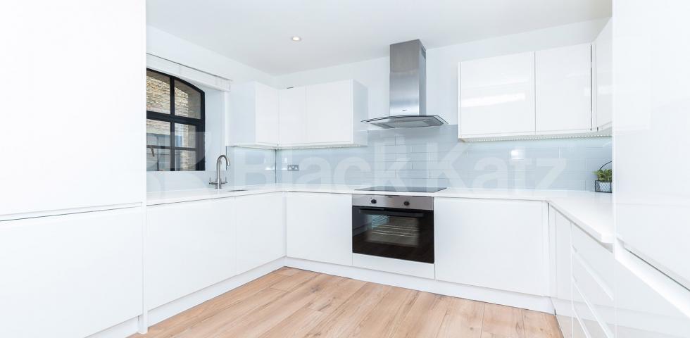 			3 BED WAREHOUSE CONVERSION , 3 Bedroom, 1 bath, 1 reception Apartment			 SPRINGFIELD HOUSE LOFTS-TYSSEN STREET, DALSTON/HAGGERSTON